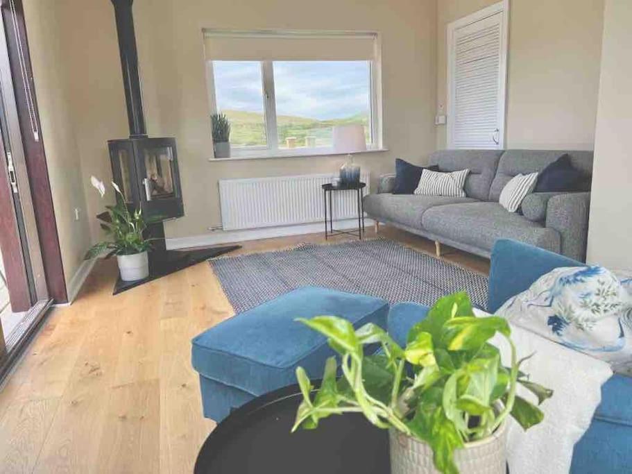 Donegal With Sea Views, Sleeps Six * Lettermacaward