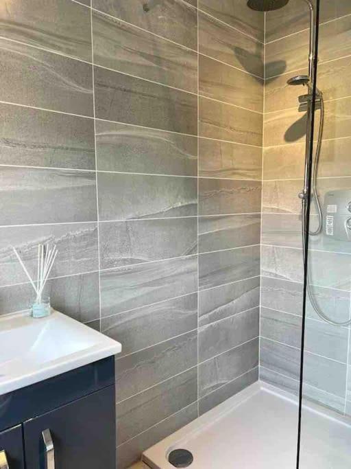 Donegal With Sea Views, Sleeps Six * Lettermacaward