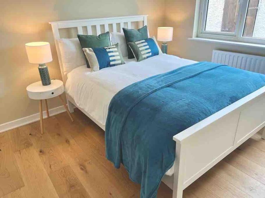 Donegal With Sea Views, Sleeps Six Holiday home Lettermacaward